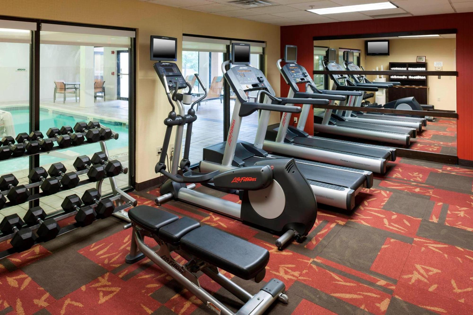 Courtyard By Marriott Wichita East Hotel Ngoại thất bức ảnh