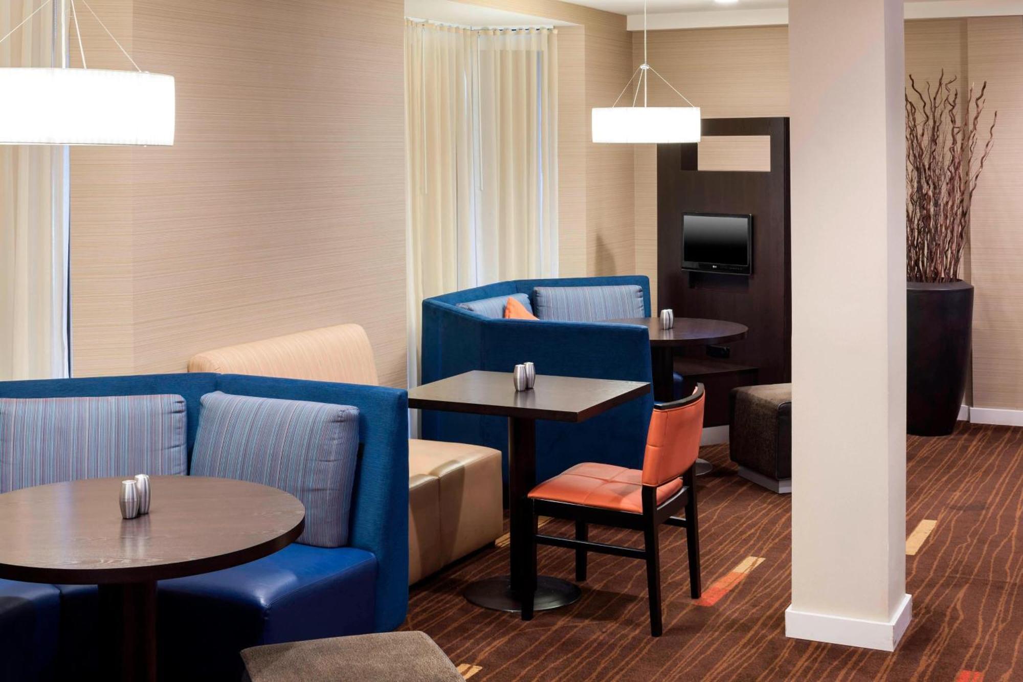 Courtyard By Marriott Wichita East Hotel Ngoại thất bức ảnh